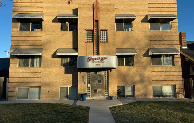Grae&#39;s Lofts - 4334 Federal Blvd