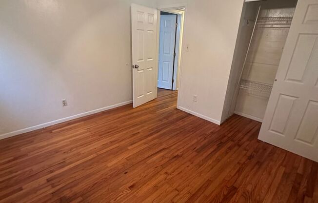 3 beds, 1 bath, $1,250