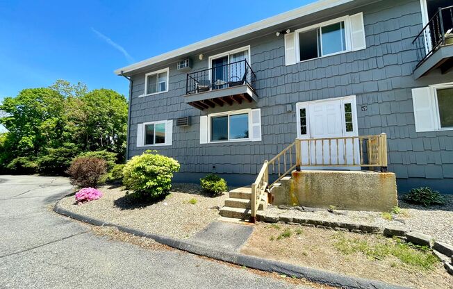 CHARMING TWO BEDROOM IN GROTON - HEAT INCLUDED!