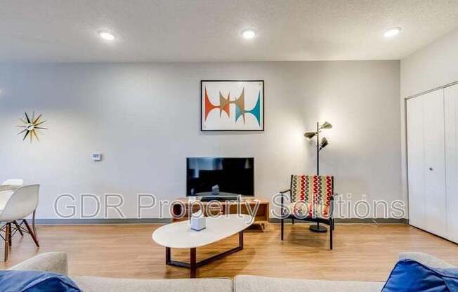 2 beds, 2 baths, 1,010 sqft, $1,560