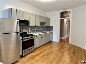 3 beds, 1 bath, 1,320 sqft, $3,400, Unit 2