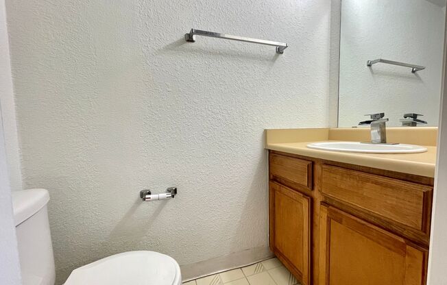 Cozy 2 Bedroom 2.5 Bathroom In The Heart of ABQ!