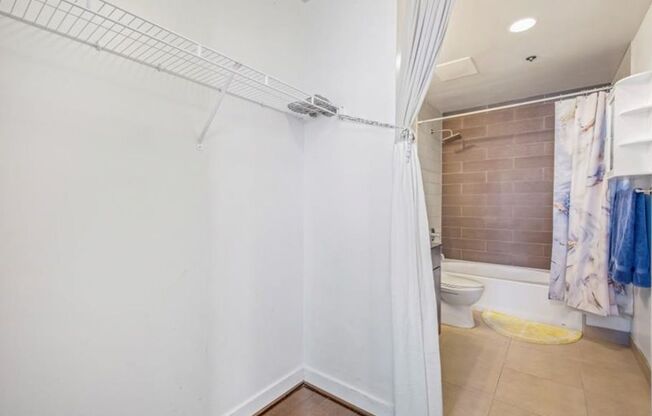 1 bed, 1 bath, $2,500, Unit # 1807