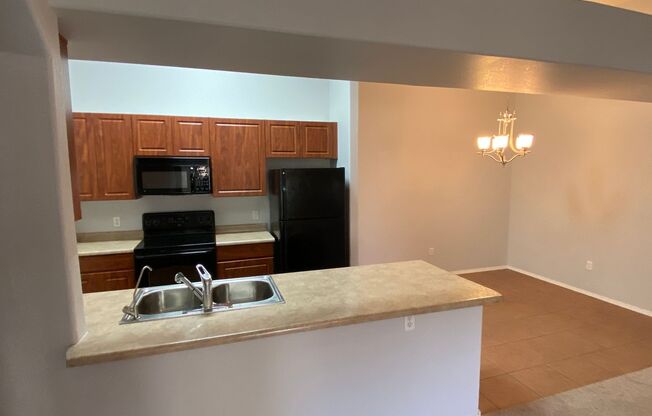 Beautiful 2 Bedroom 2 Bath East Valley Condo