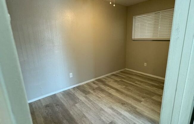 1 bed, 1 bath, 425 sqft, $949, Unit 114
