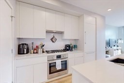 1 bed, 1 bath, 716 sqft, $3,600, Unit 720