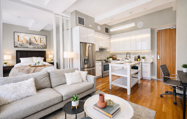 1 bed, 1 bath, 555 sqft, $2,250, Unit 517