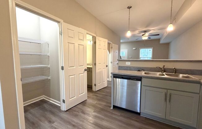 2 beds, 1.5 baths, $1,295