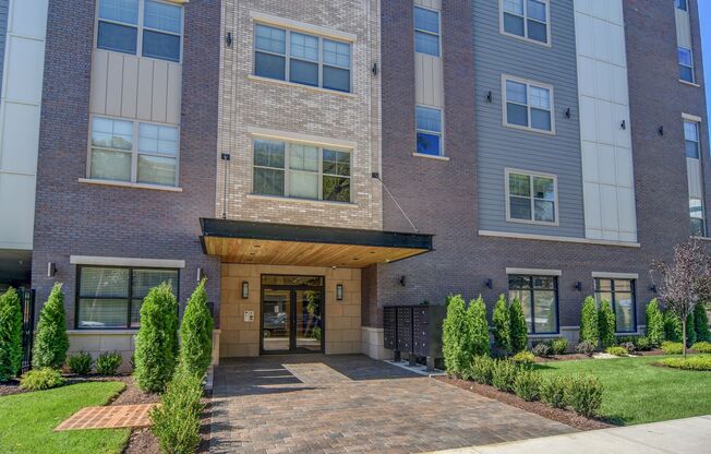1 bed, 1 bath, 762 sqft, $2,395, Unit Residence 413