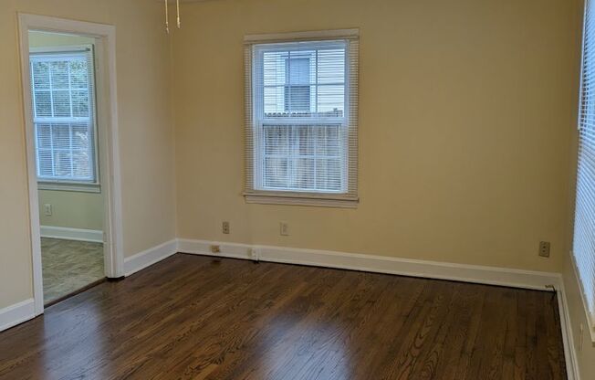 Great 2 Bedroom Home For Rent Near The Library!
