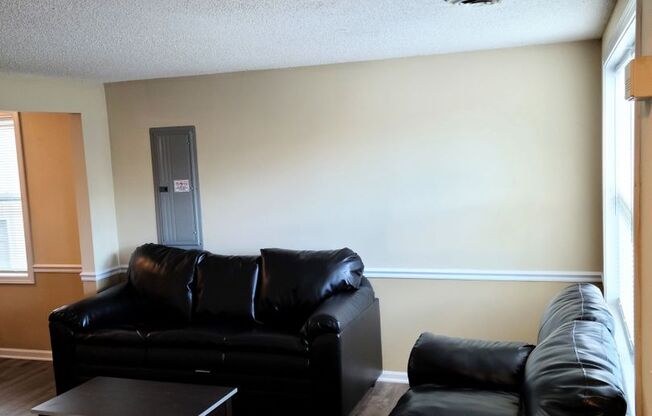 4 beds, 2 baths, 1,200 sqft, $3,280, Unit 2215 #53