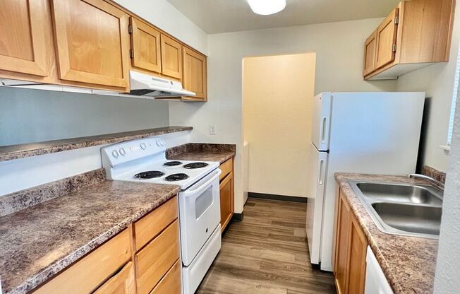 3 beds, 2 baths, 1,050 sqft, $1,950, Unit J-066