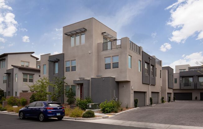 Modern townhome in exclusive West Summerlin gated community