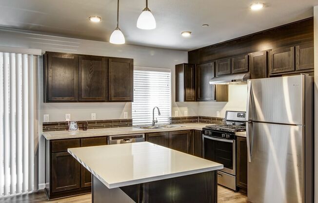 3 beds, 2 baths, 1,160 sqft, $2,300, Unit 5-102