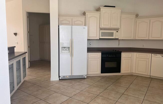 3 beds, 2 baths, $2,200