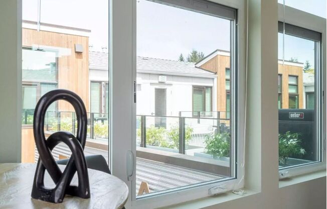 Studio, 1 bath, 175 sqft, $2,350, Unit 519