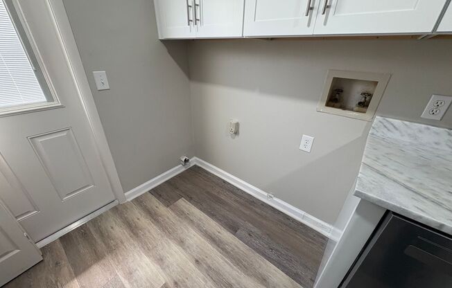 3/2 Condo - Fully Renovated and Near Downtown!