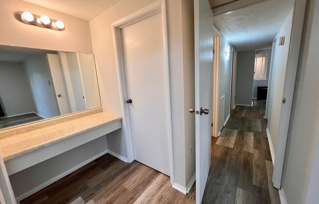 2 beds, 1 bath, $1,095