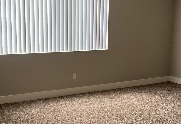 2 beds, 1 bath, 896 sqft, $2,195, Unit 107