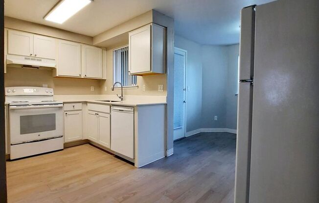 2 beds, 1 bath, 829 sqft, $1,750, Unit 411