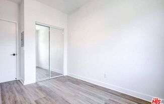 624 W 83 ST