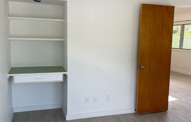 673 Lawelawe St.   Aina Haina 2-bedroom.