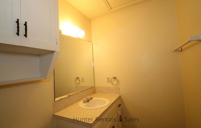 2 beds, 1.5 baths, $850