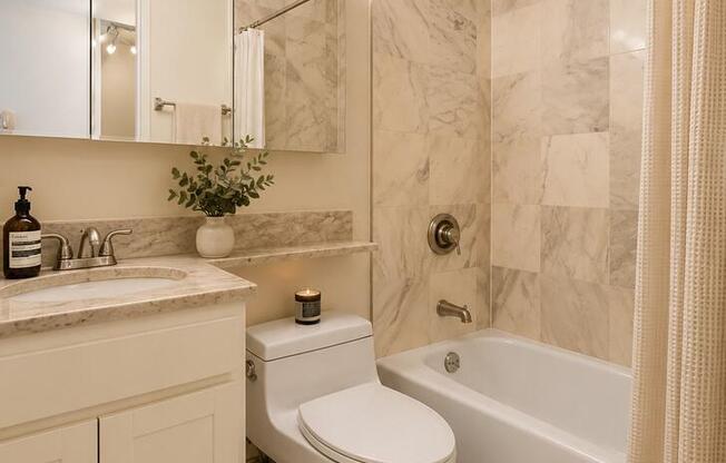 Studio, 1 bath, 422 sqft, $3,400, Unit 4X