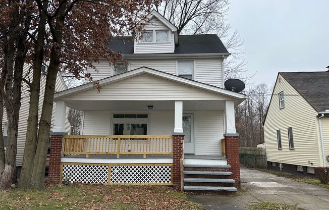 Single Family Home 3 beds 1.5 bath FOR RENT!