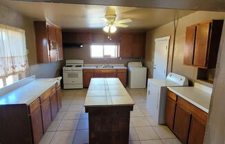 2 beds, 2 baths, $1,300