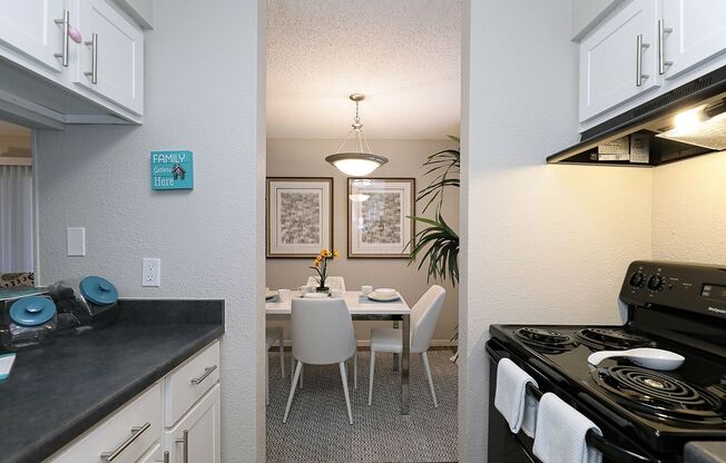 1 bed, 1 bath, 745 sqft, $835