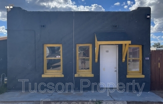 122 E DELANO ST