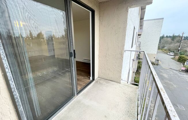 1 bed, 1 bath, 636 sqft, $1,695, Unit 227