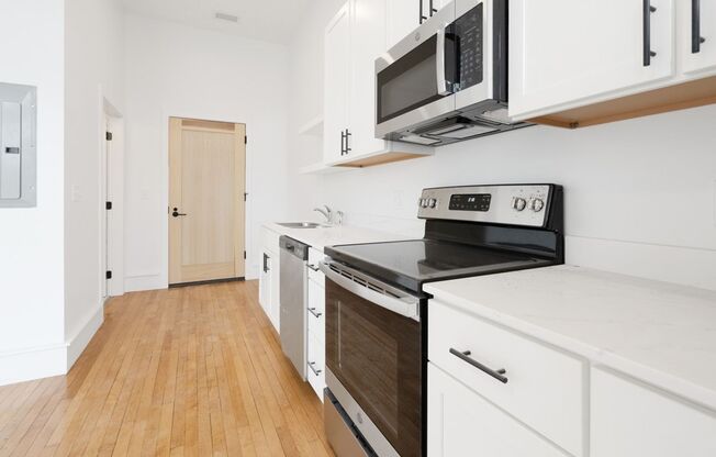 Studio, 1 bath, 600 sqft, $1,070