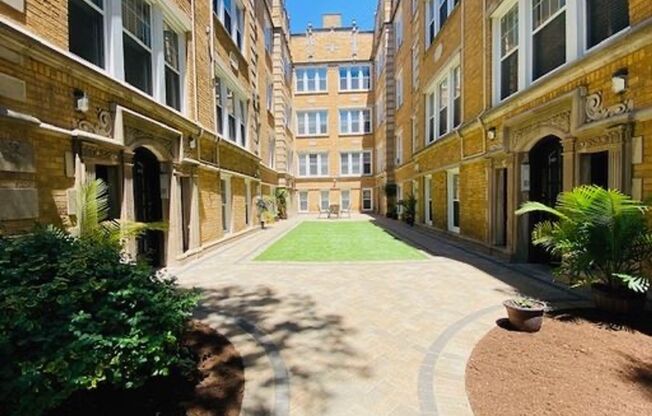 3 beds, 1 bath, 900 sqft, $2,750, Unit 6100-2nd floor