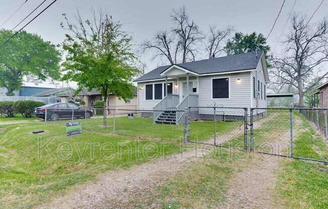 4310 E TOLIVER