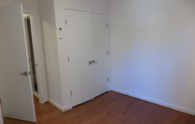 1 bed, 1 bath, 701 sqft, $1,325, Unit 6