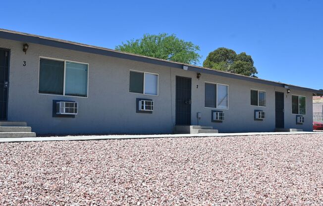 One-bedroom apartment -MOVE IN SPECIAL -  Downtown area -NO PETS - 620 N 16th St