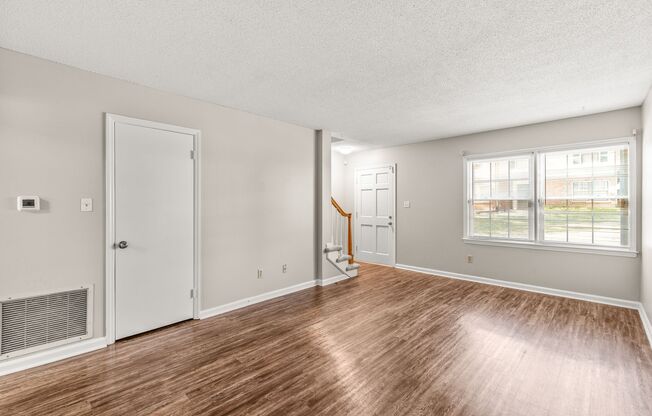 2 Bedroom Townhome in Coventry Woods!