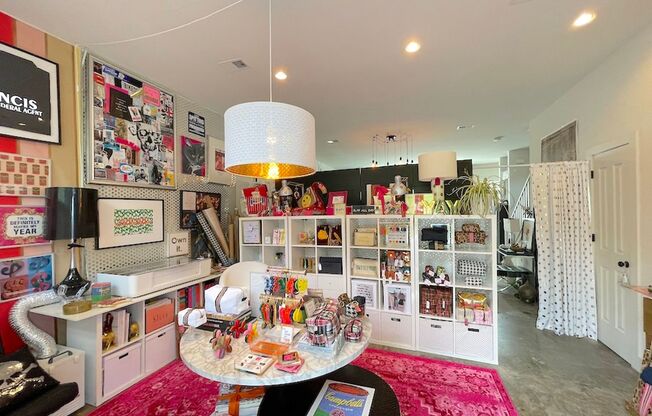 2 BED | 2.5 BATH | LIVE/WORK SPACE |  DIXON PARK
