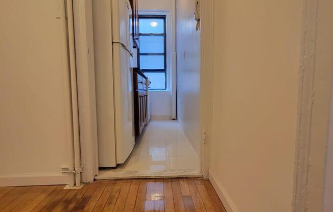 1 bed, 1 bath, $3,495, Unit 8-J