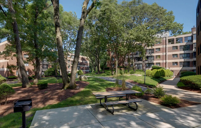 30 ROCKINGHAM AVE