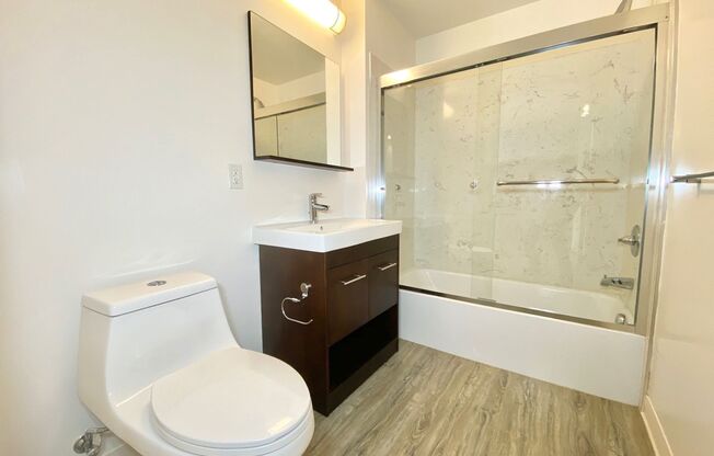 Studio, 1 bath, 370 sqft, $3,081, Unit 480 Potrero Ave, Unit 210