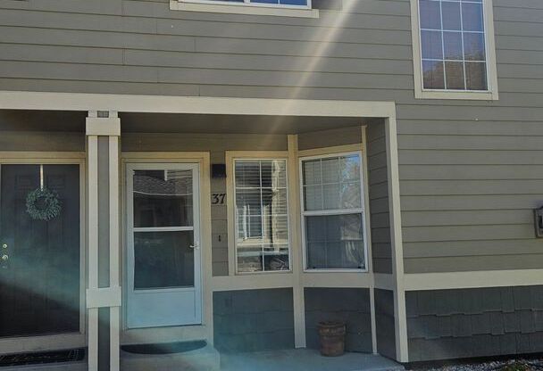 Cute 2 Bed Townhome in Southeast Fort Collins
