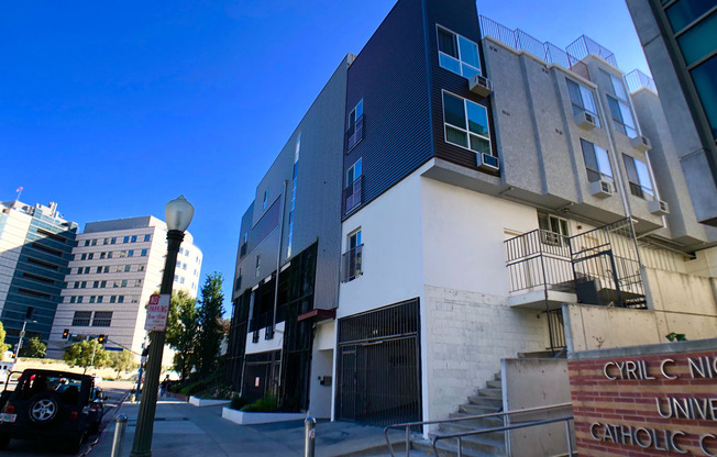 641 Gayley Ave