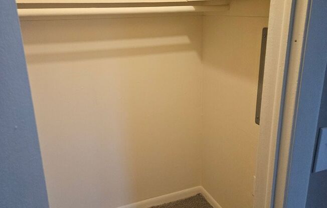 2 beds, 1 bath, 908 sqft, $2,310, Unit 135