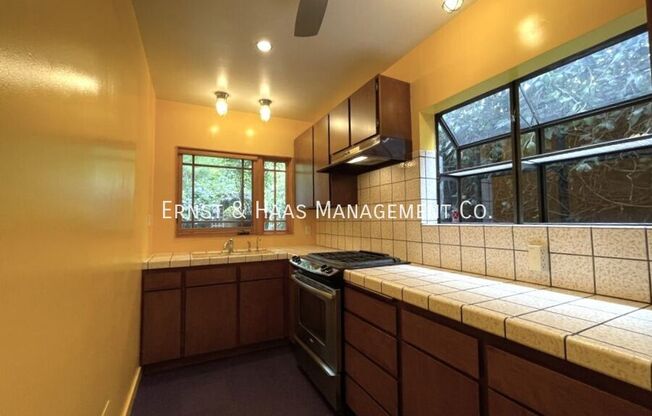 1330 XIMENO AVE