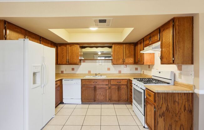 2 beds, 2 baths, $1,250, Unit # 102