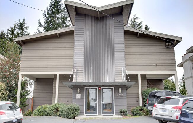 3Bd/1.75Ba Seattle Condo