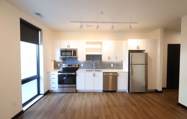 1 bed, 1 bath, 681 sqft, $1,425, Unit 519
